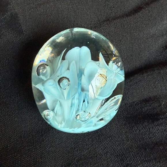 VTG JOE ST CLAIR Glass PAPERWEIGHT 2 3/4”  Signed Blue Floral Bubble (CB1) - Picture 6 of 6